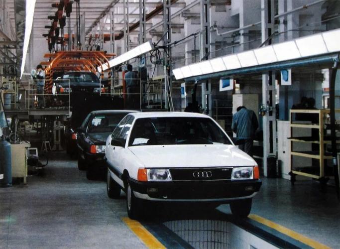 的技术转让许可证合同",同时奥迪向一汽转让了南非工厂的车身旧模具
